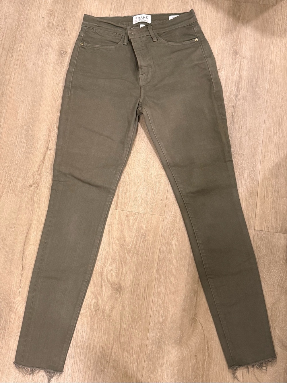 Frame Denim High-Rise Skinny Jeans in Olive Green